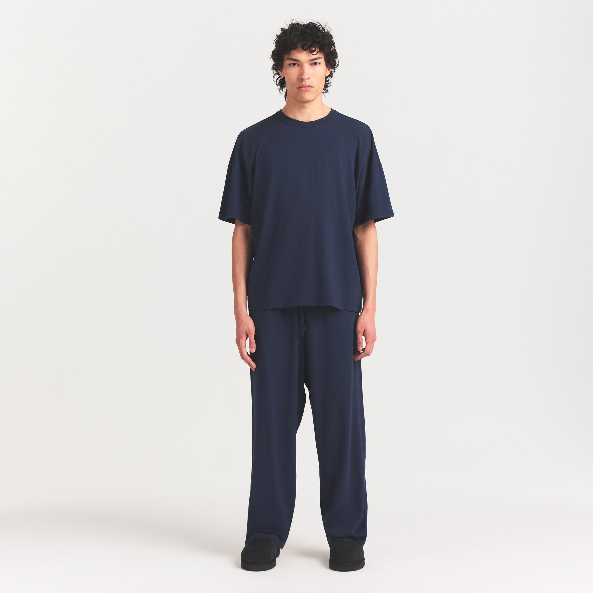 Mens Relaxed Straight Leg Pant